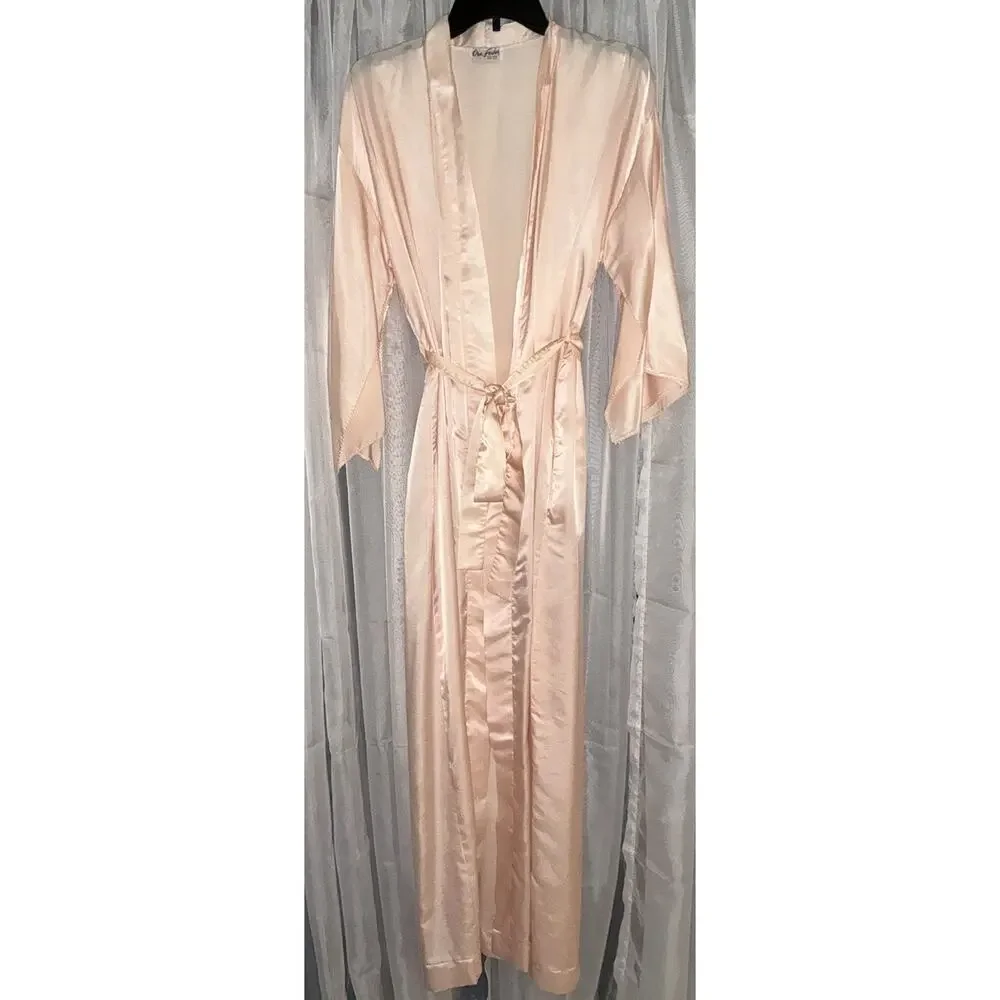 VTG Blush Pink Satin Elegant Long Lounge Robe With Kimono Sleeve Detail Large